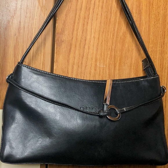 Gucci Handbags - Gucci Black Leather Handbag